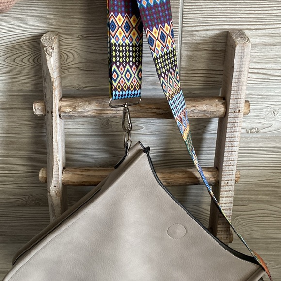 Light Gray Leather Purse with Adjustable Colorful Strap - Picture 4 of 7